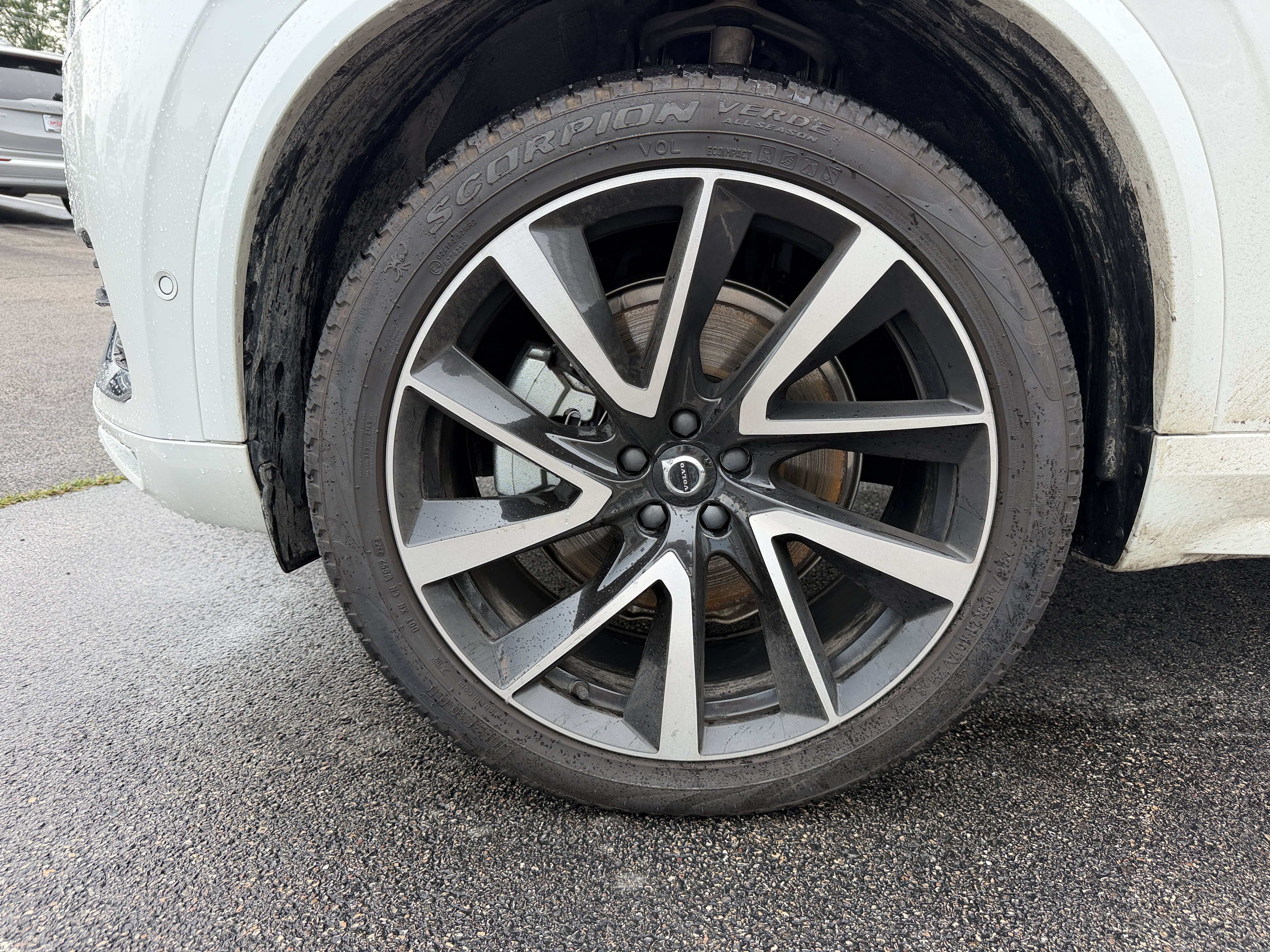 Certified 2024 Volvo XC90 B6 Ultimate w/ Protection Package Premier AWD/4WD image 12