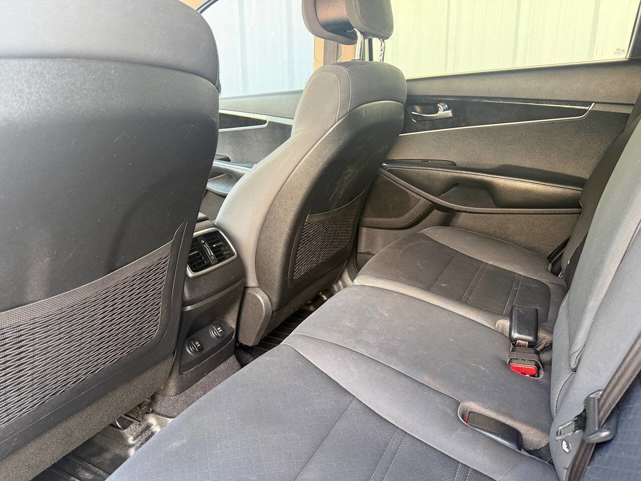 Used 2016 Kia Sorento LX image 26