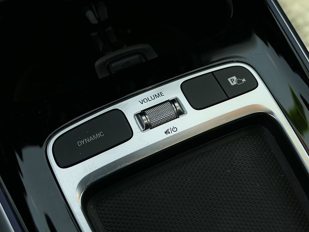 Used 2025 Mercedes-Benz GLB 250 4MATIC image 22