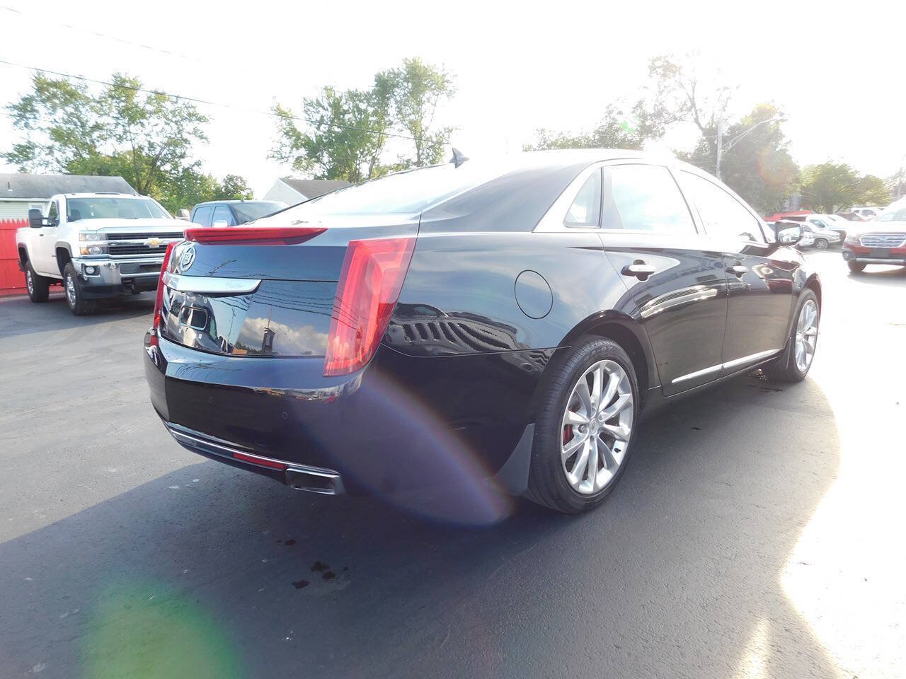 Used 2014 Cadillac XTS Luxury w/ Driver Awareness Package FWD image 11