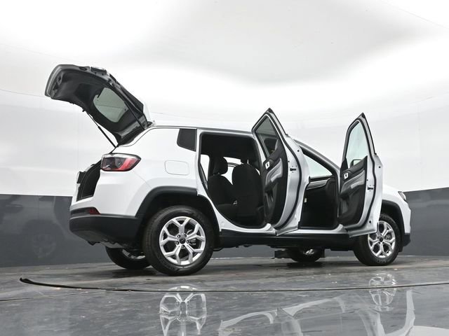 Used 2025 Jeep Compass Sport image 50