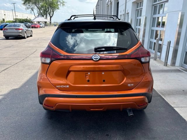 Used 2021 Nissan Kicks SR w/ SR Premium Package FWD image 4