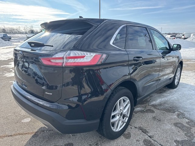 Used 2024 Ford Edge SEL w/ Convenience Package image 5