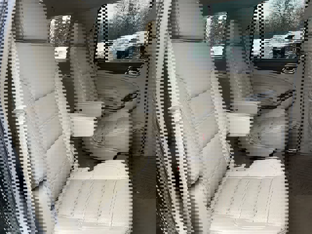 Used 2016 GMC Yukon Denali w/ Open Road Package image 15