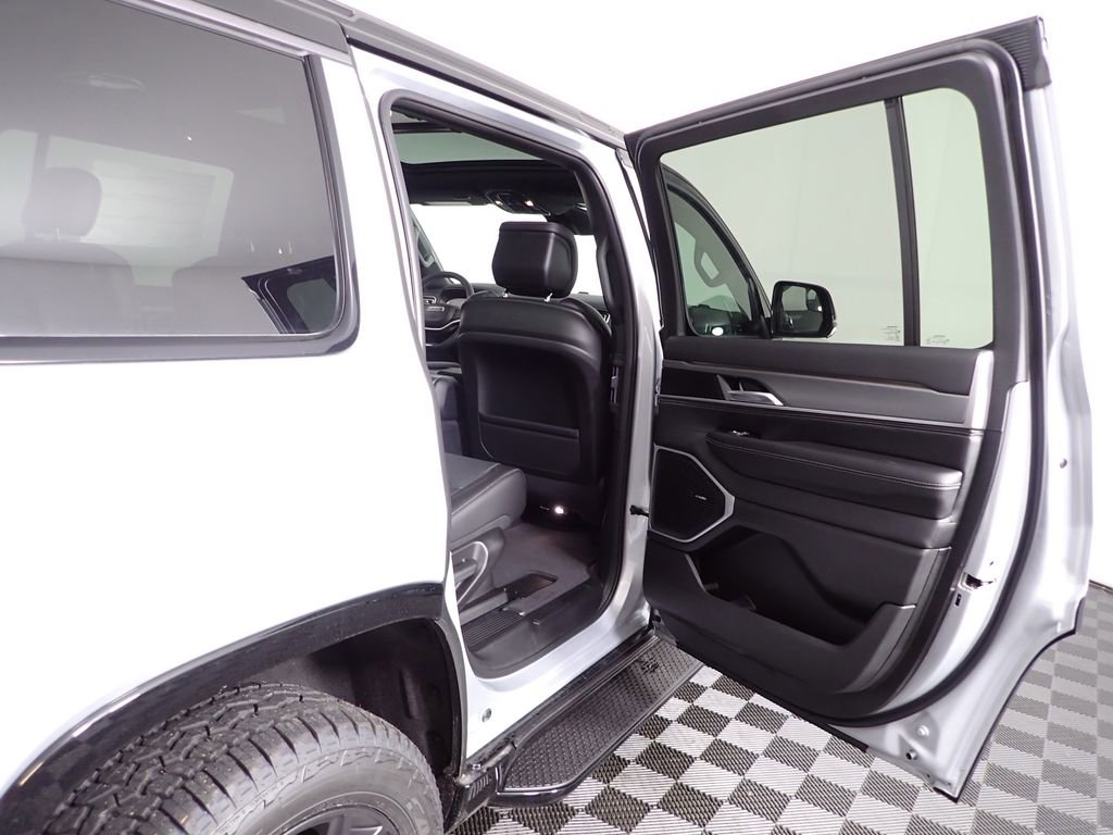 New 2026 Jeep Grand Wagoneer 4WD w/ Quick Order Packge 29V Upland image 42
