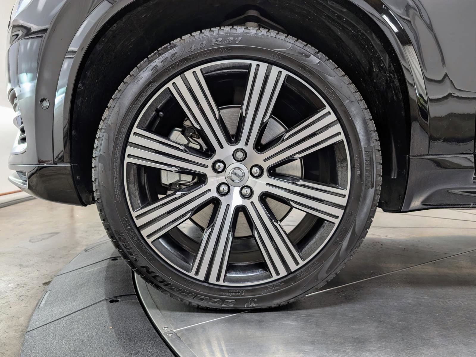 Used 2025 Volvo XC90 T8 Ultra w/ Protection Package Premier image 12