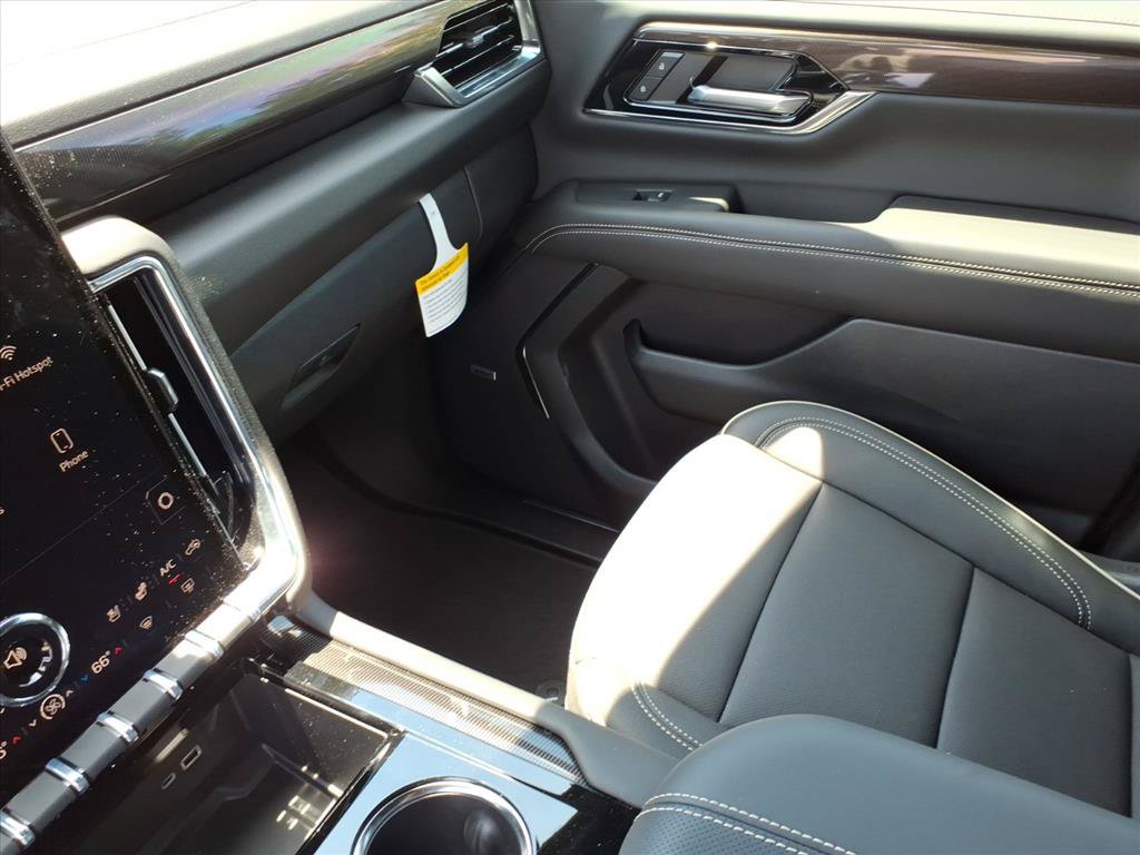New 2026 GMC Yukon Elevation w/ Elevation Premium Package AWD/4WD image 17