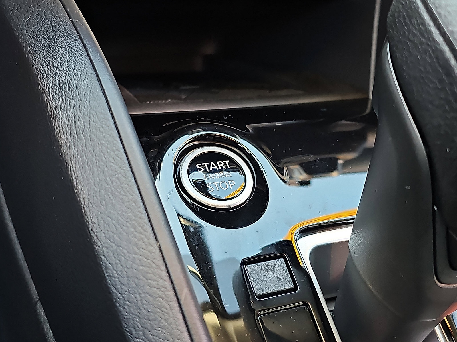 Certified 2025 Nissan Versa SV w/ Trunk Package image 24