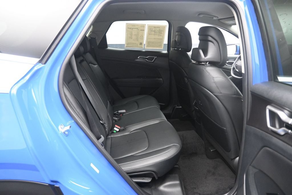 Used 2026 Kia Sportage EX FWD image 28