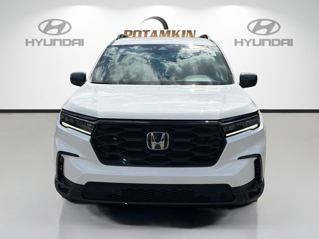 Used 2023 Honda Pilot Sport image 2