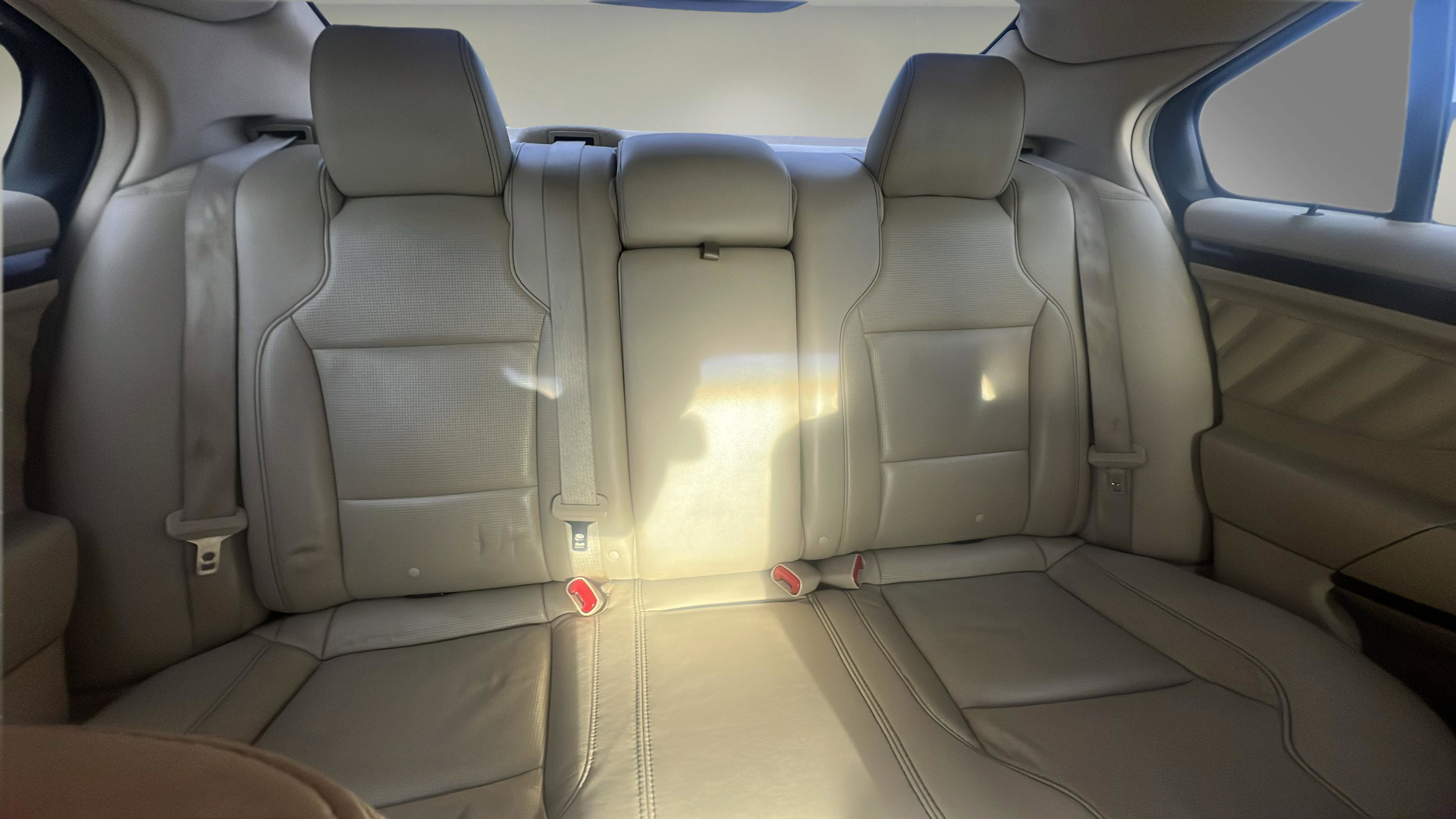 Used 2013 Ford Taurus Limited image 15