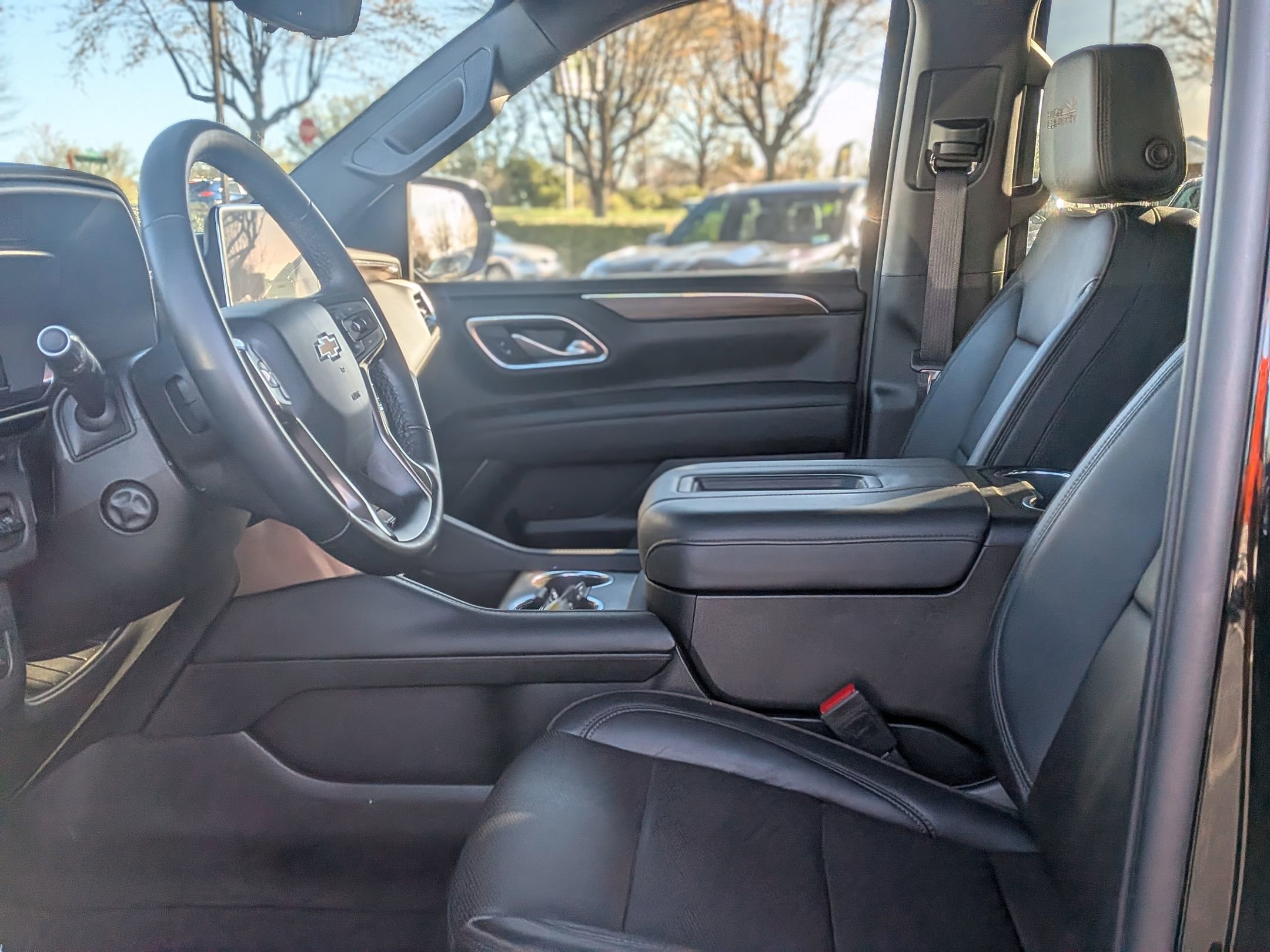 Certified 2024 Chevrolet Tahoe High Country w/ Premium Package AWD/4WD image 16