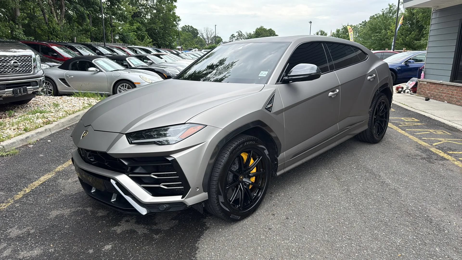 Used 2019 Lamborghini Urus AWD/4WD image 1