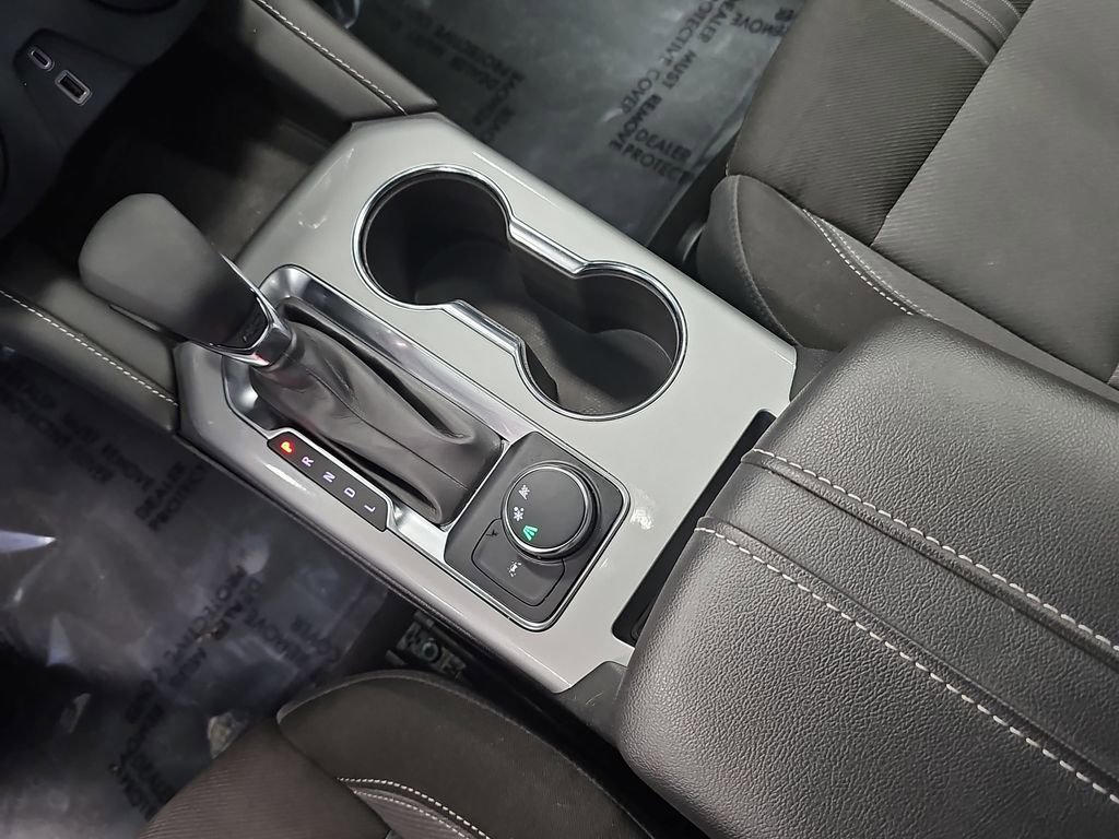 Used 2025 Chevrolet Blazer LT FWD image 24