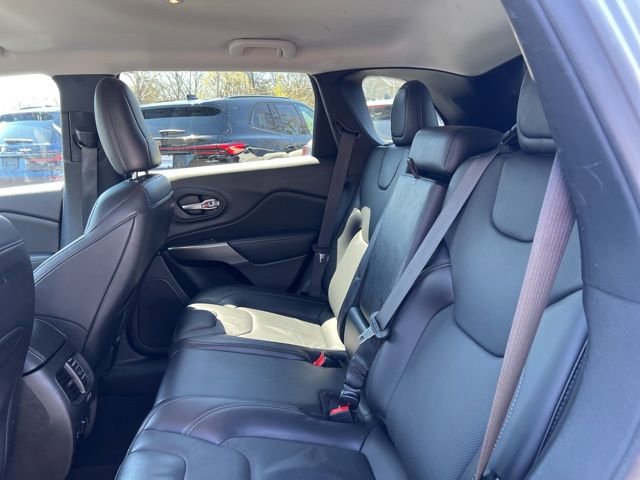 Used 2021 Jeep Cherokee Latitude Lux w/ Comfort/Convenience Group AWD/4WD image 19