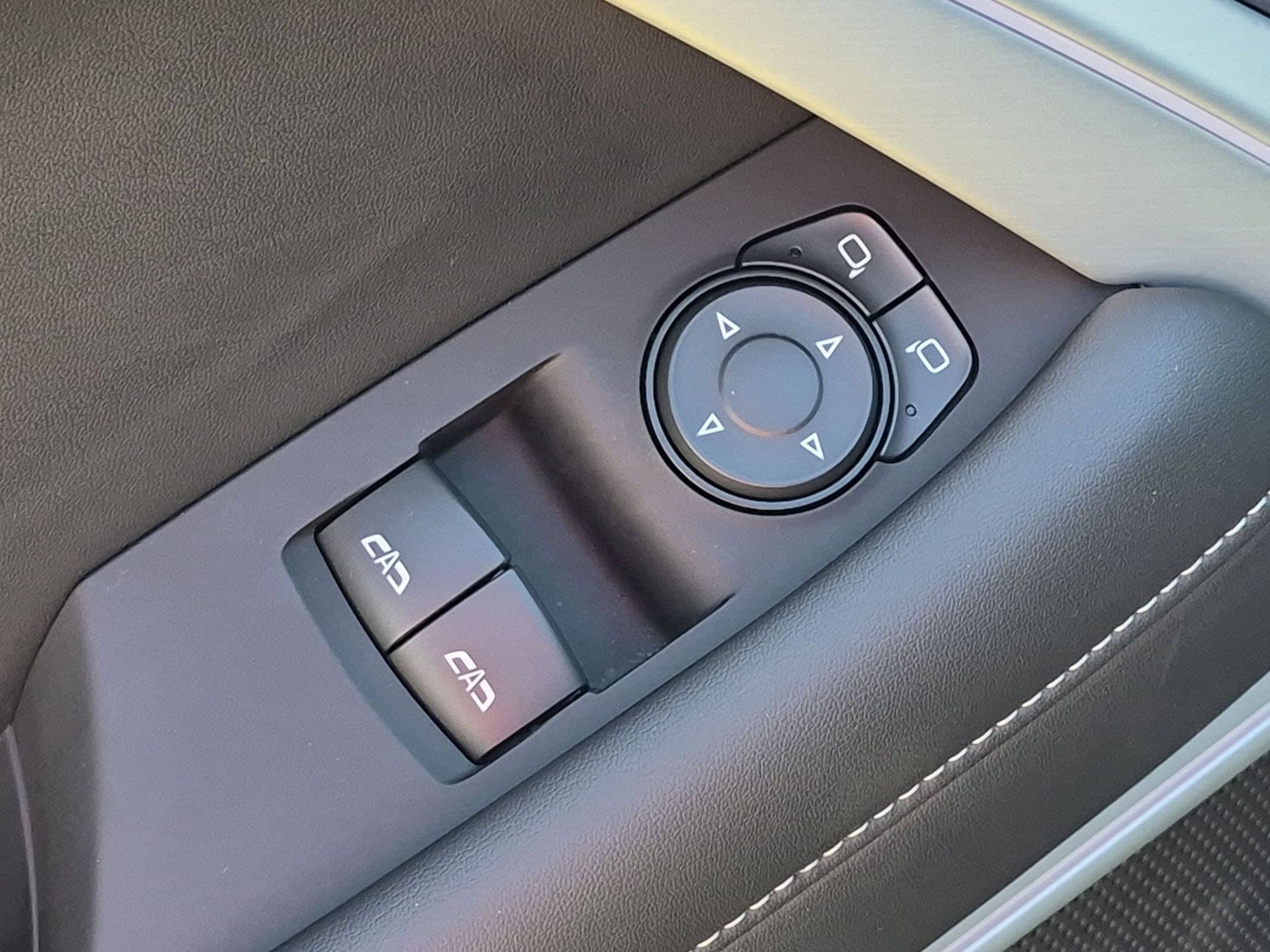 Used 2019 Chevrolet Camaro SS RWD image 13