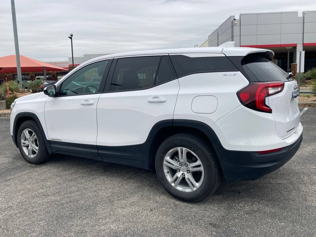 Used 2024 GMC Terrain SLE FWD image 6
