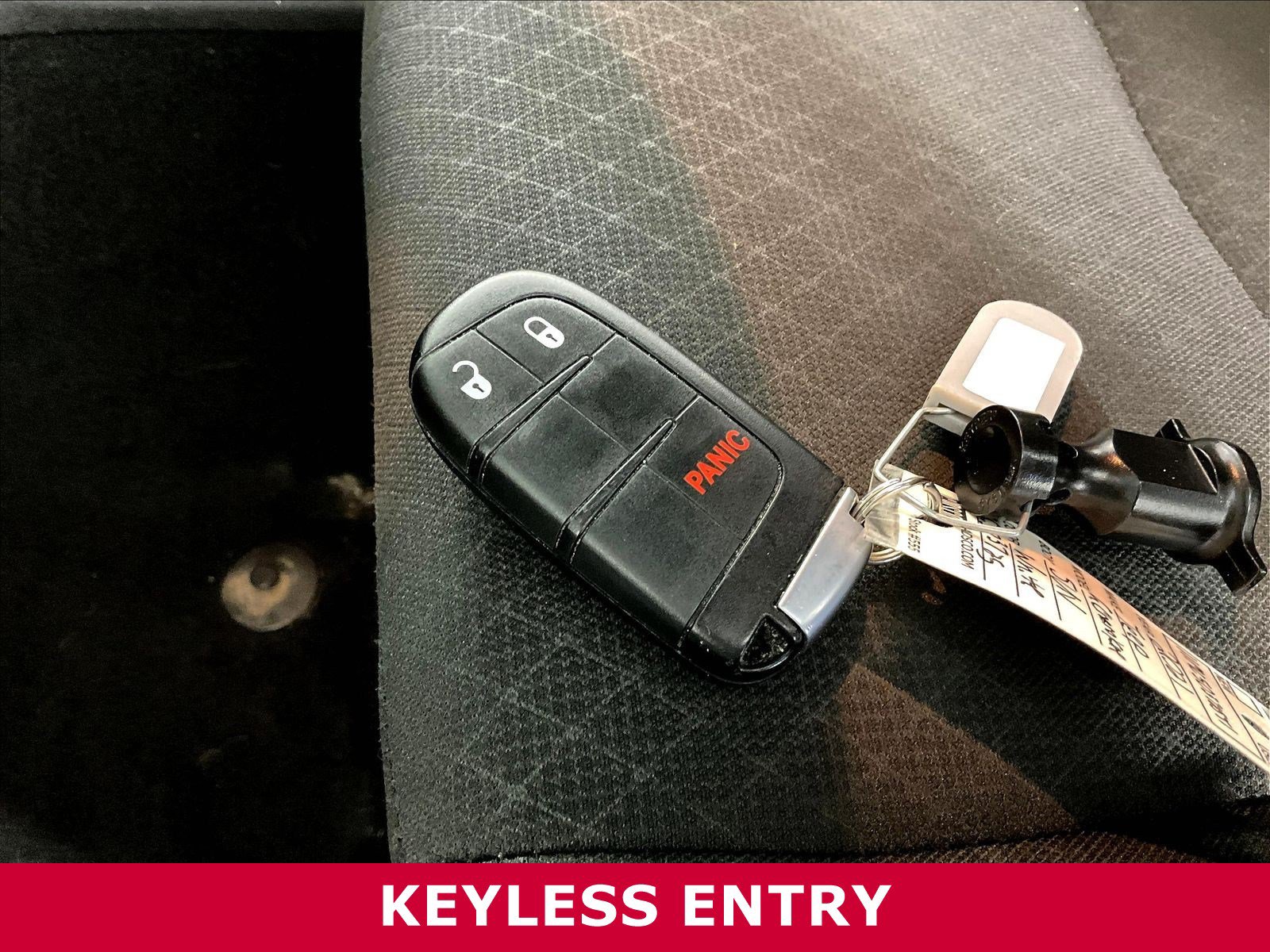 Used 2021 Jeep Grand Cherokee Laredo AWD/4WD image 31