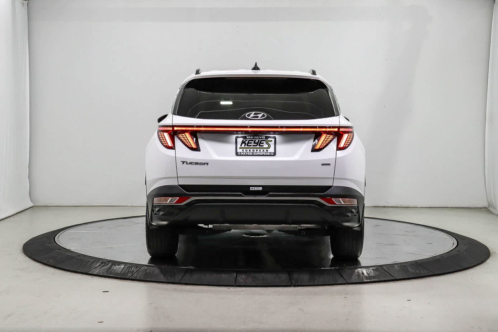 Used 2023 Hyundai Tucson SEL w/ Convenience Package AWD/4WD image 3