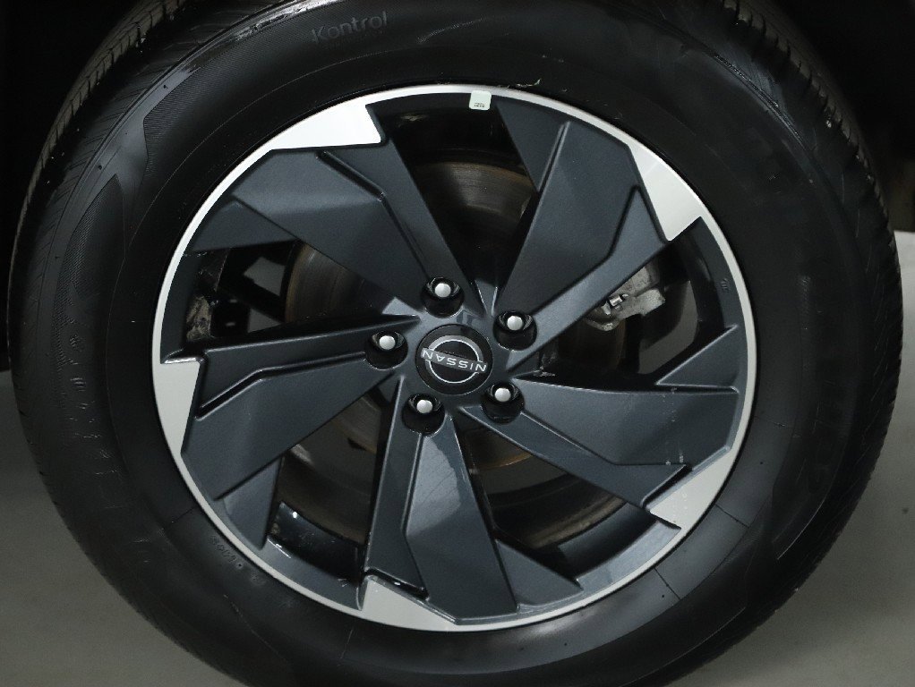 Certified 2026 Nissan Rogue SV w/ Cold Weather Package image 39