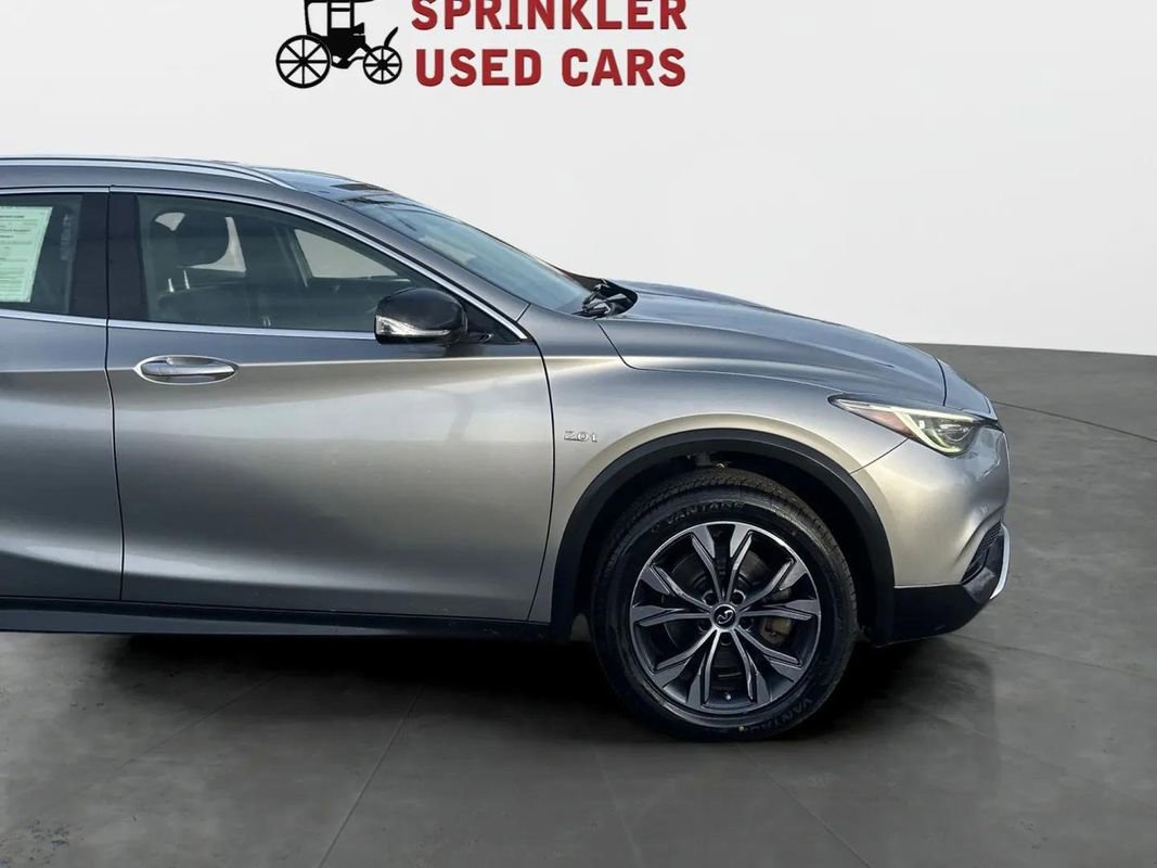 Used 2018 INFINITI QX30 Premium w/ Cargo Package image 4