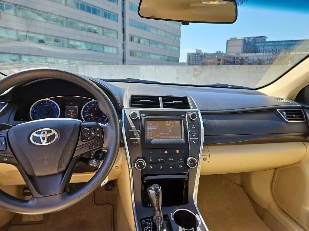 Used 2017 Toyota Camry LE image 15