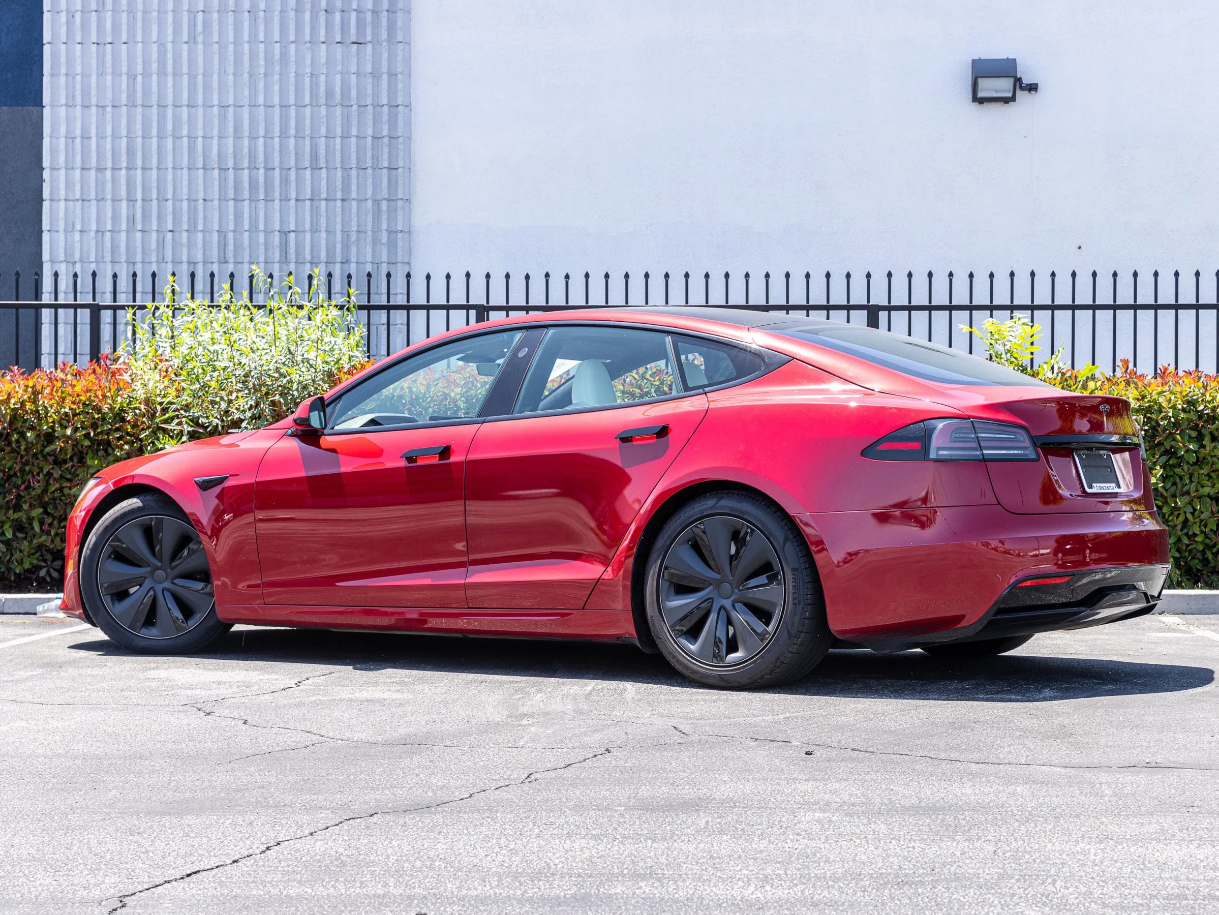 Used 2022 Tesla Model S Standard Range AWD/4WD image 9