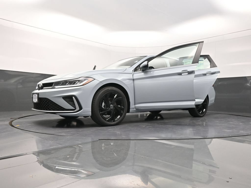 New 2026 Volkswagen Jetta SE FWD image 30