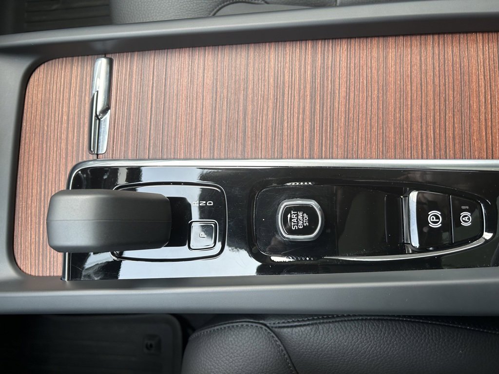 Certified 2024 Volvo XC60 T8 Plus w/ Climate Package image 29