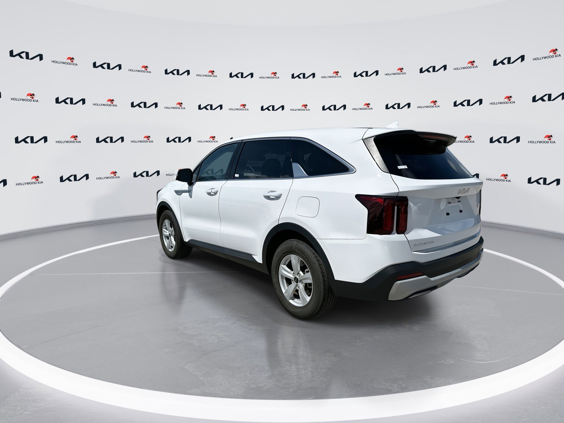 Certified 2025 Kia Sorento LX FWD image 6