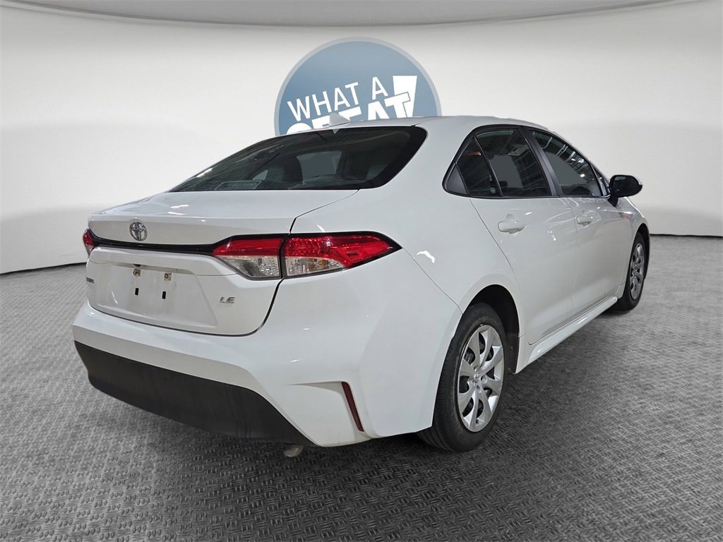 Used 2024 Toyota Corolla LE image 3