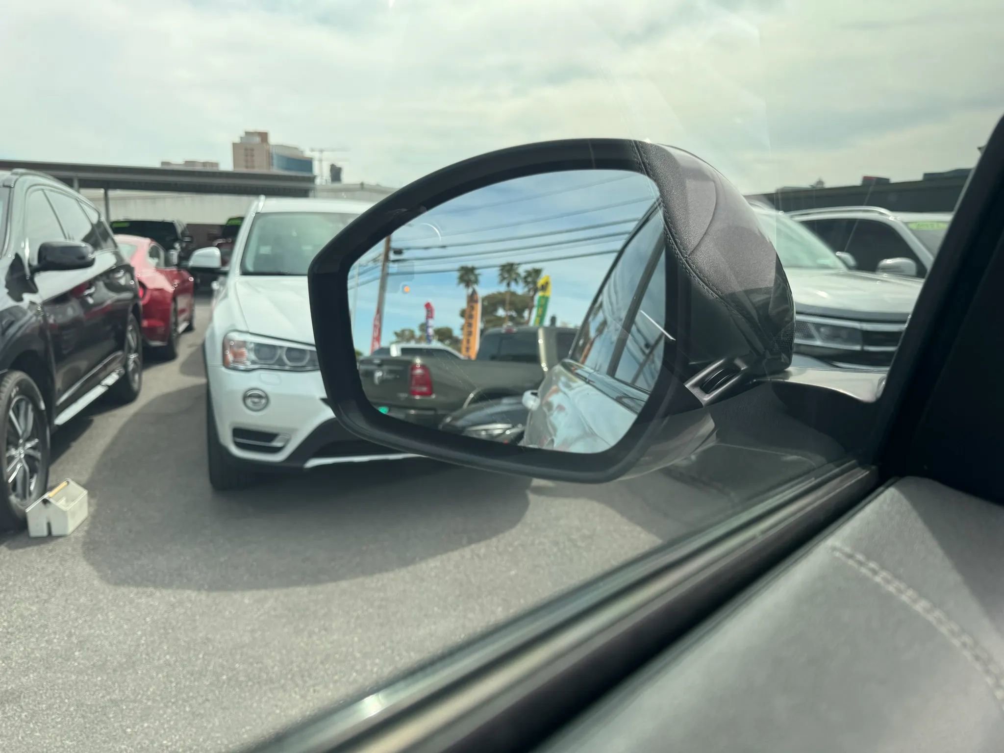 Used 2016 Land Rover Range Rover Evoque SE Premium image 25