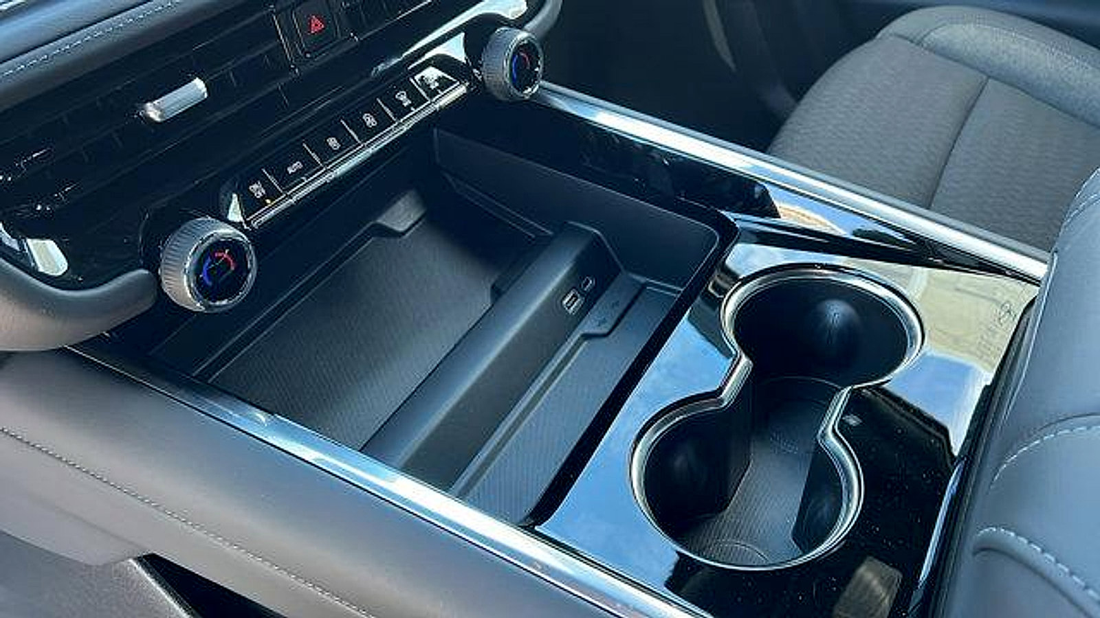 New 2026 Chevrolet Suburban LS image 22