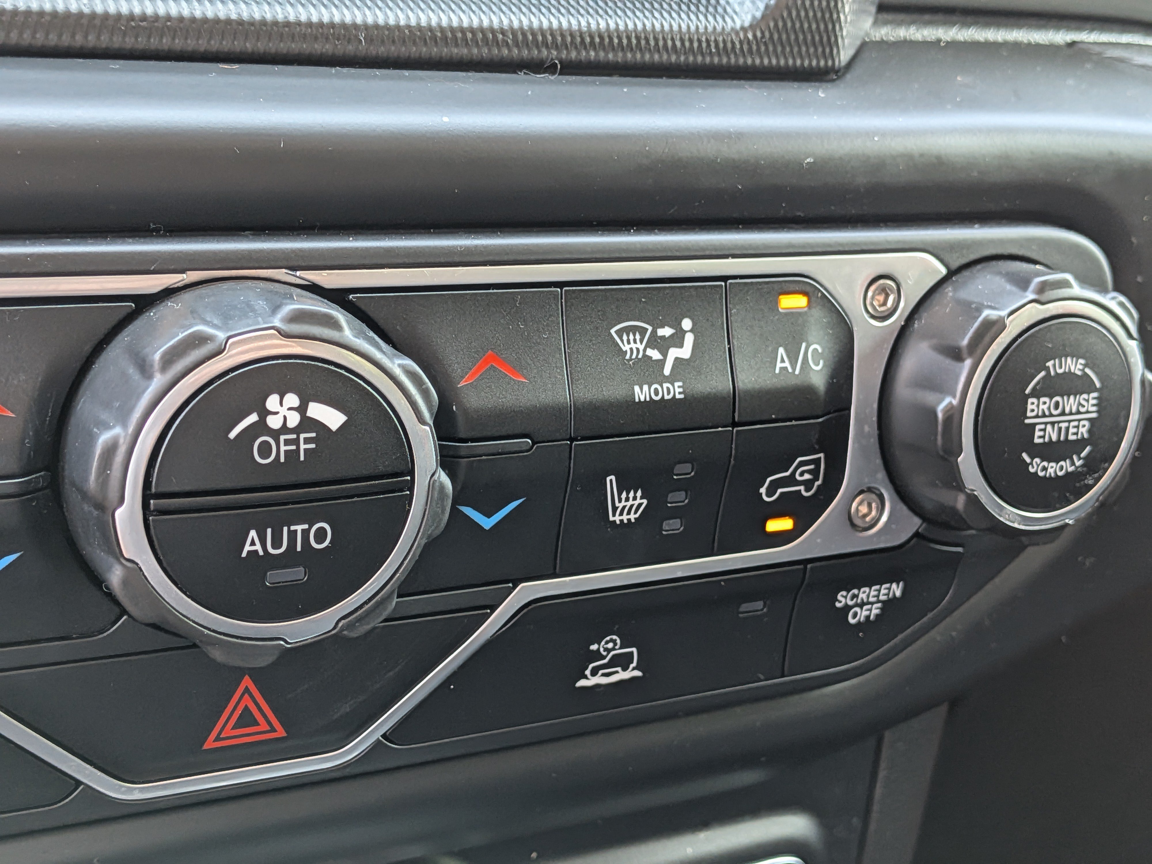 Used 2022 Jeep Gladiator Overland w/ Cold Weather Group AWD/4WD image 31