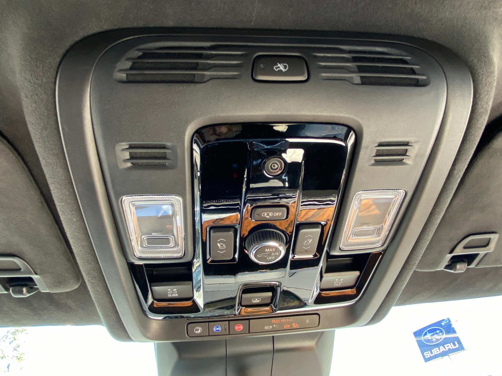 Used 2025 Cadillac Escalade ESV Premium Luxury Platinum image 43