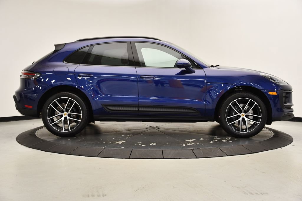 Certified 2025 Porsche Macan image 8