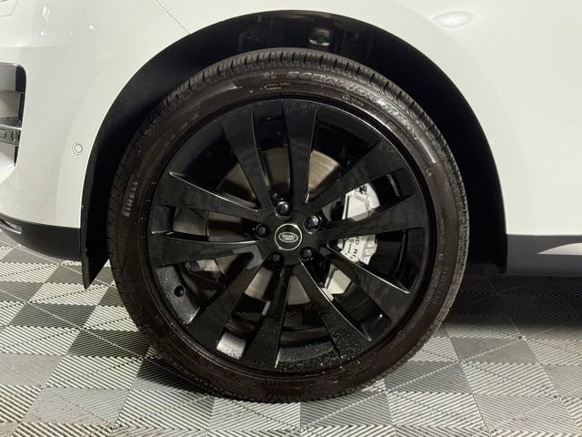 Used 2025 Land Rover Range Rover Sport SE AWD/4WD image 13