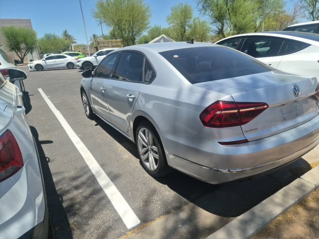 Used 2019 Volkswagen Passat 2.0T Wolfsburg w/ Wheels & Sunroof Package FWD image 3