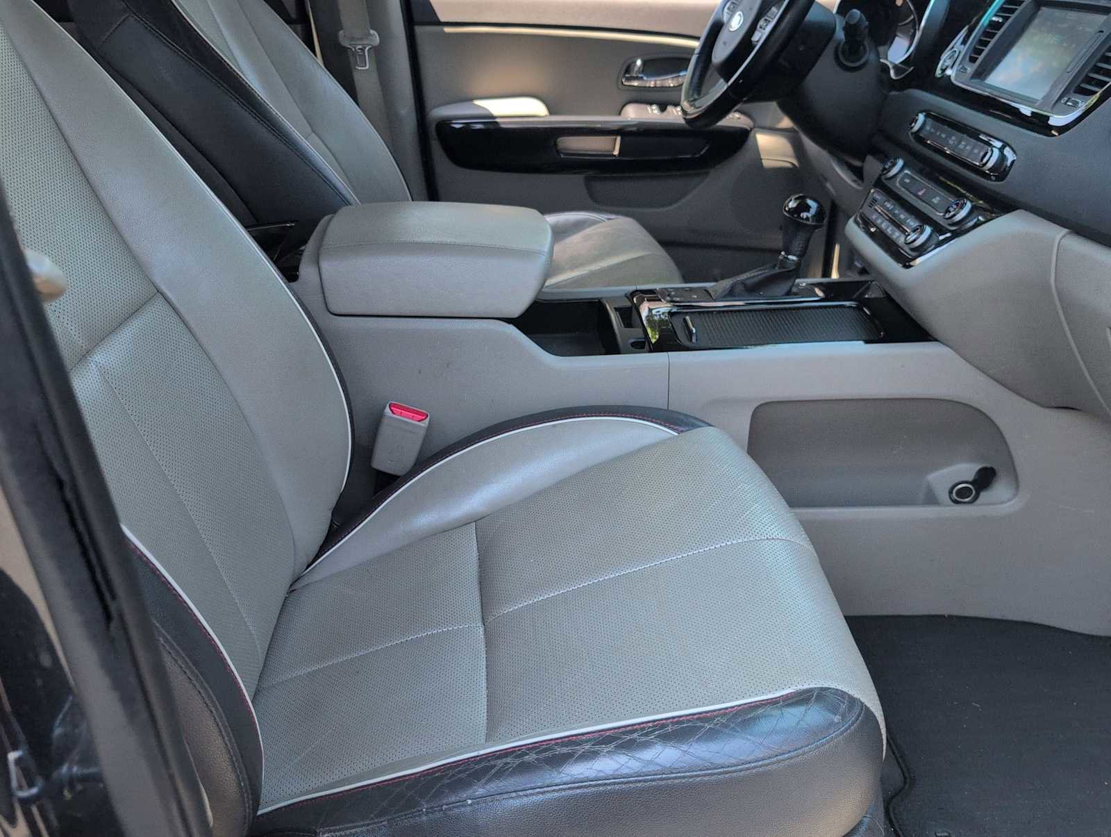 Used 2016 Kia Sedona SX FWD image 21
