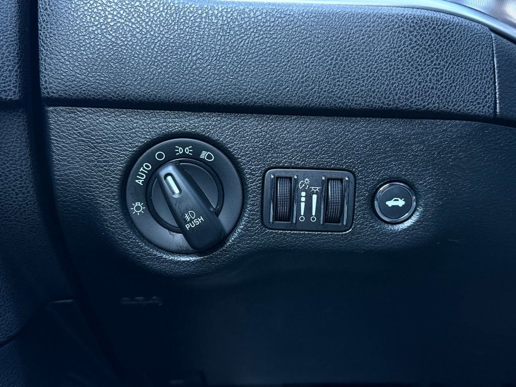 Used 2019 Dodge Charger R/T w/ Blacktop Package image 21