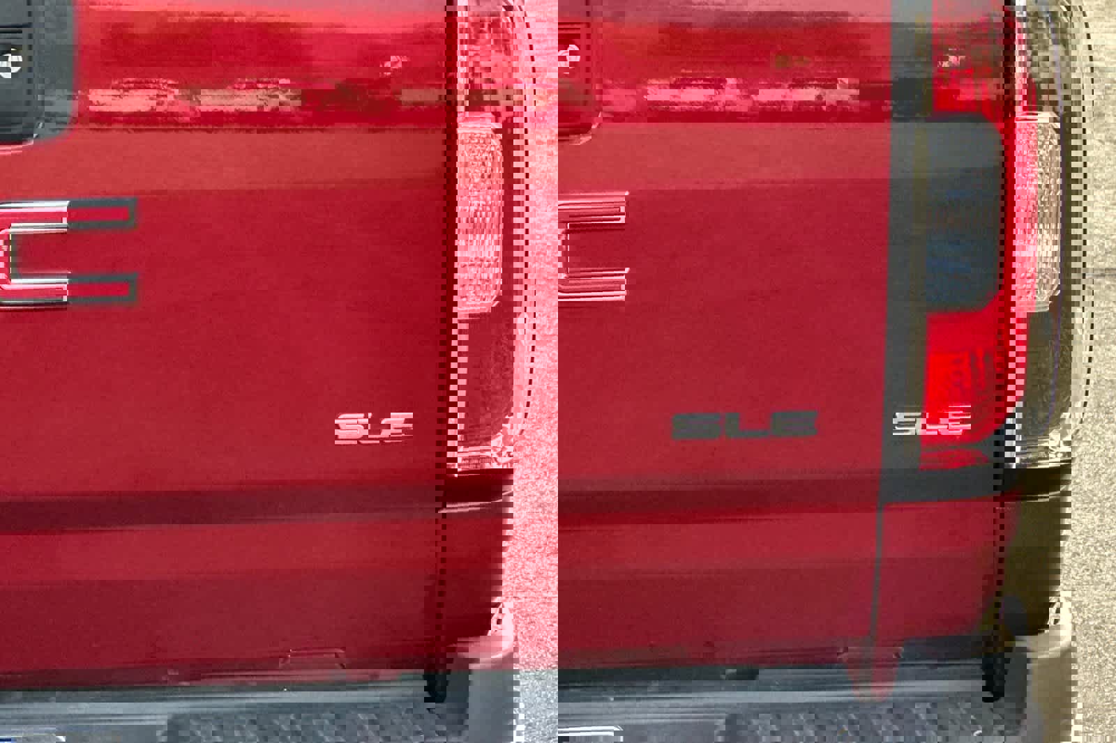 Used 2017 GMC Canyon SLE image 30