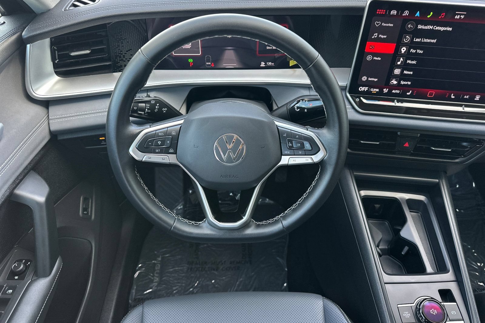 Used 2025 Volkswagen Tiguan SE FWD image 17