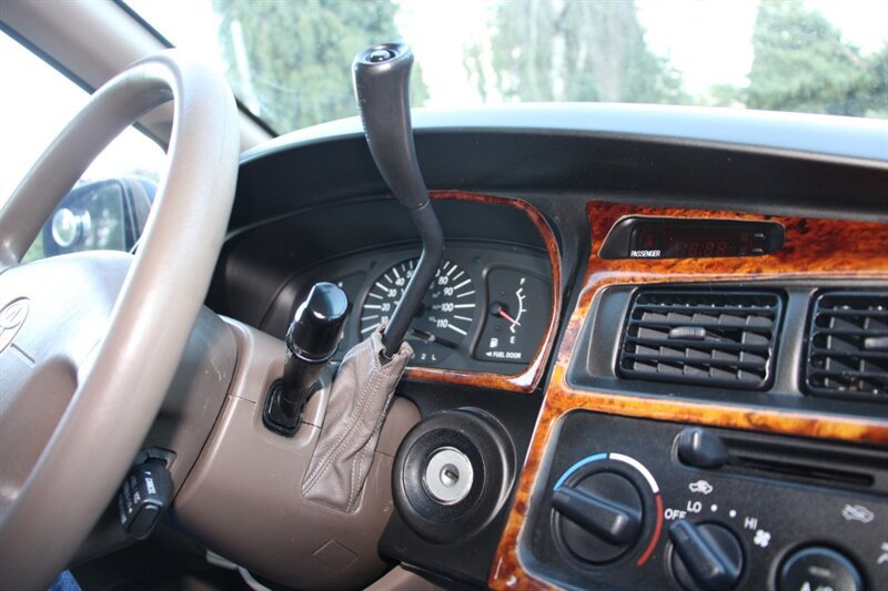 Used 1999 Toyota Sienna CE FWD image 8