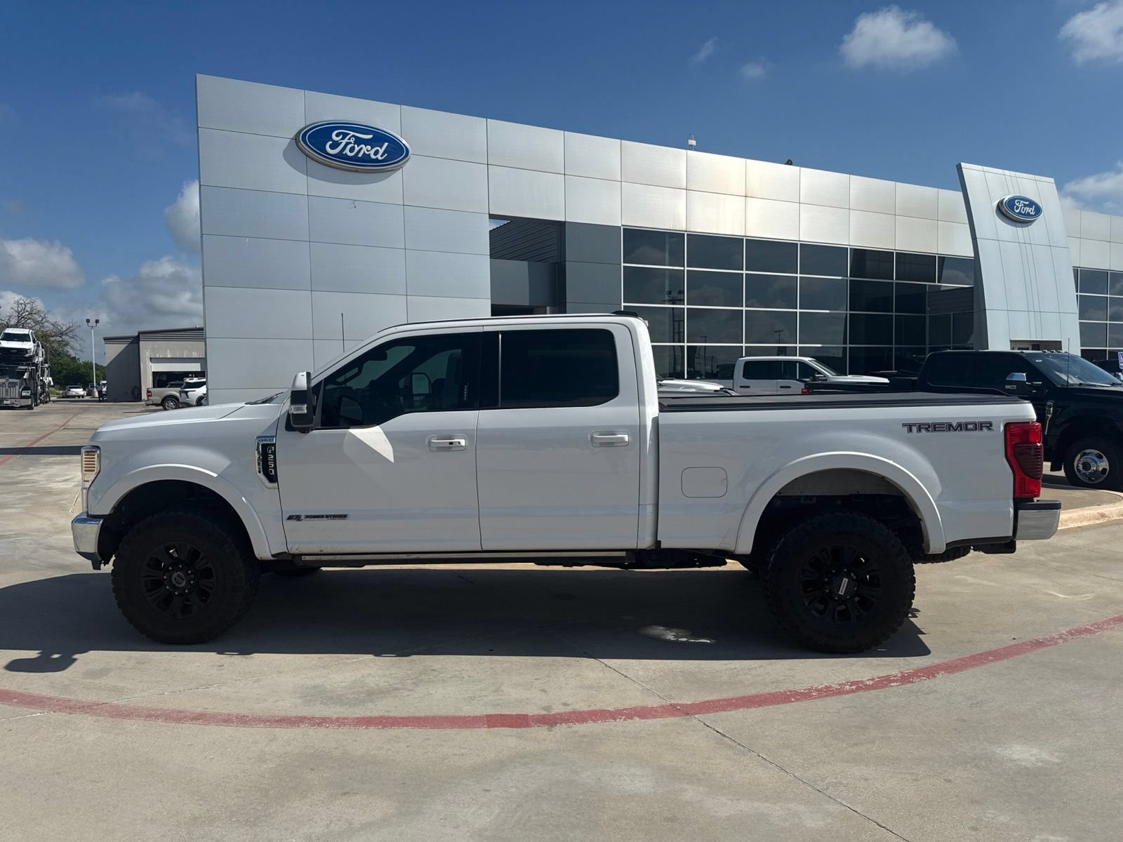 Used 2022 Ford F250 Lariat w/ Tremor Off-Road Package AWD/4WD image 10