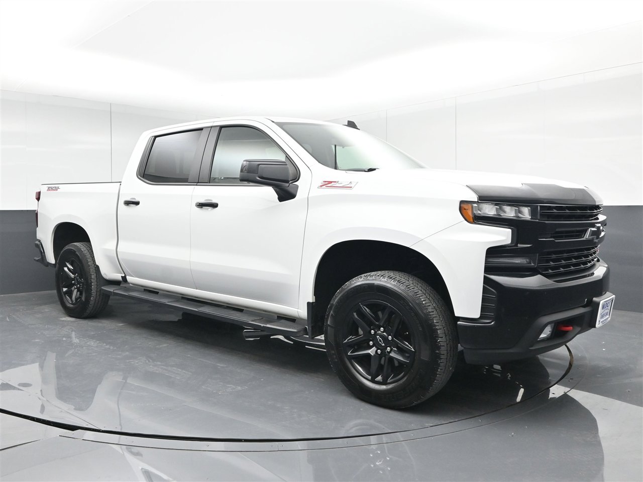 Used 2021 Chevrolet Silverado 1500 LT Trail Boss w/ Convenience Package II image 3