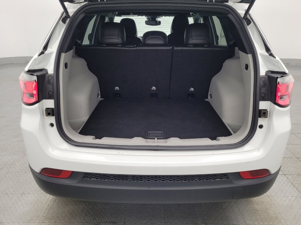 Used 2024 Jeep Compass Latitude image 29