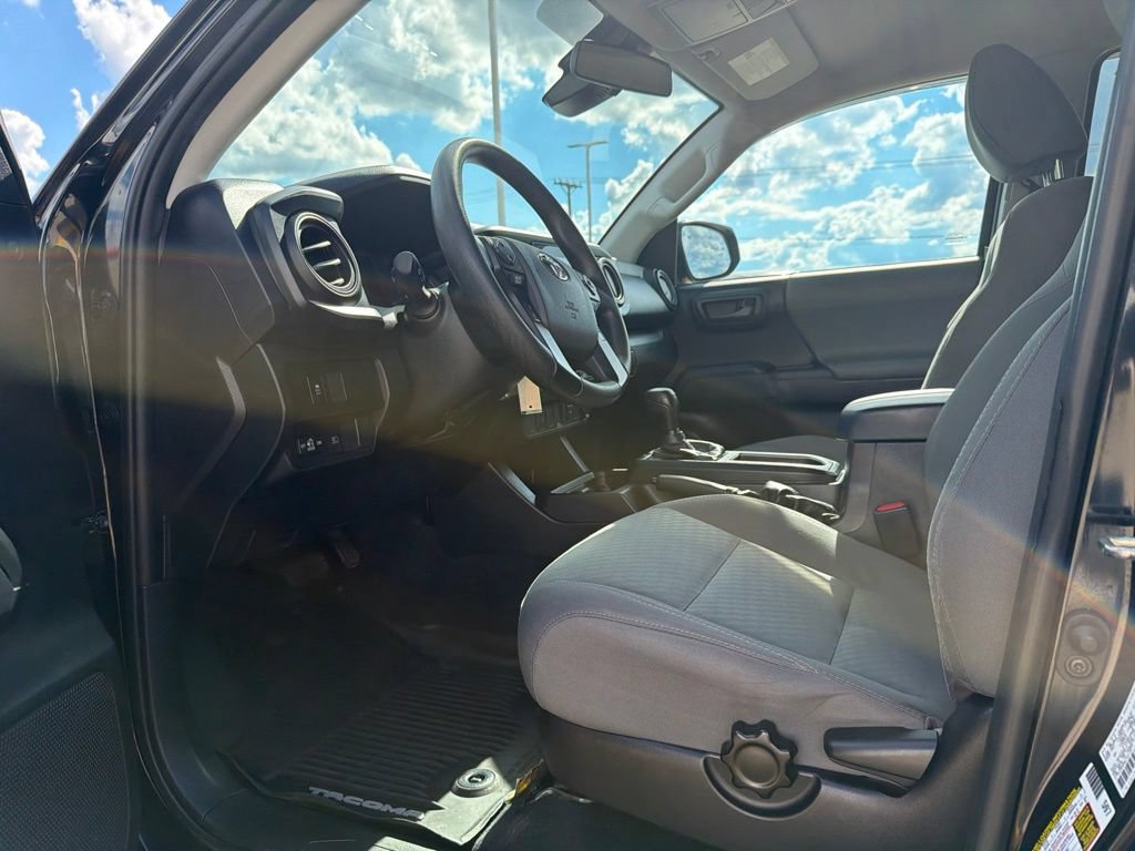 Used 2020 Toyota Tacoma SR AWD/4WD image 16