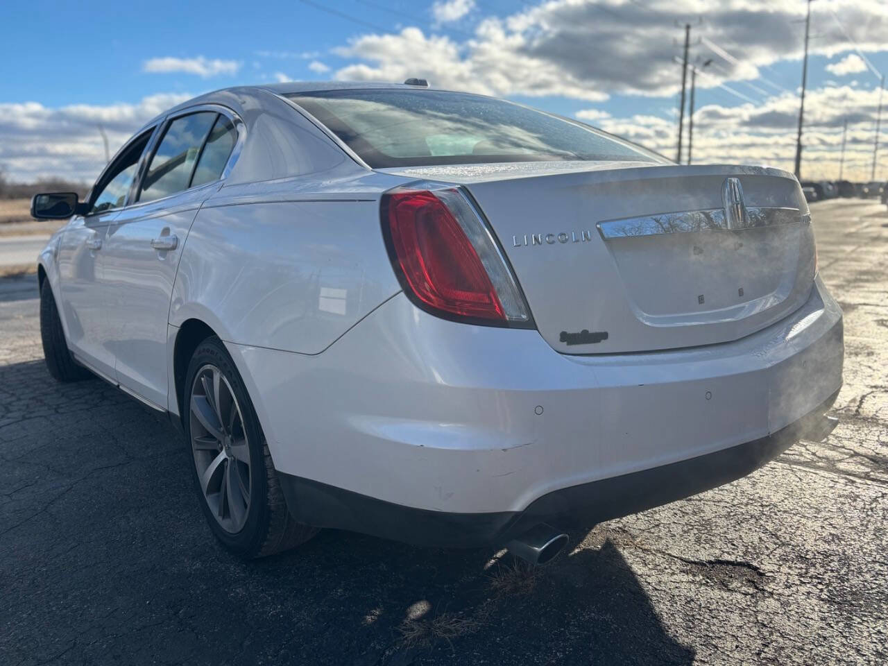 Used 2010 Lincoln MKS image 3