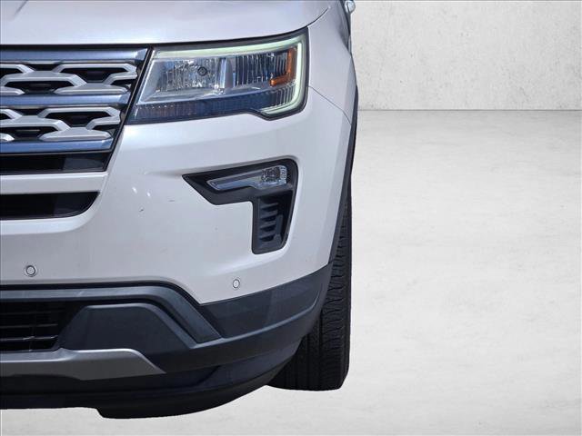 Used 2018 Ford Explorer XLT w/ Equipment Group 202A FWD image 19