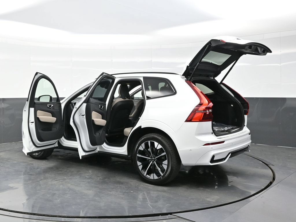 New 2026 Volvo XC60 B5 Plus w/ Climate Package AWD/4WD image 37